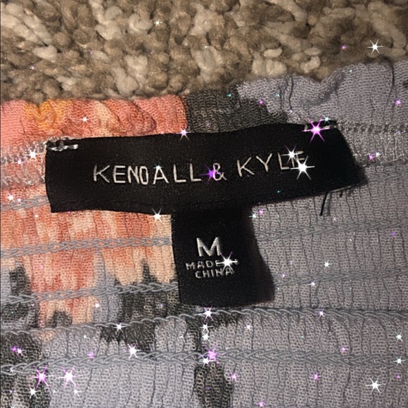 ✨Kendall & Kylie Jenner off the shoulder crop top✨ - Picture 3 of 3